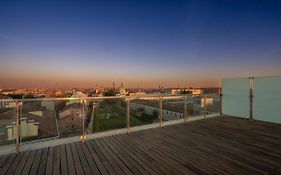 Centrale Mazzoni Apartments R&R